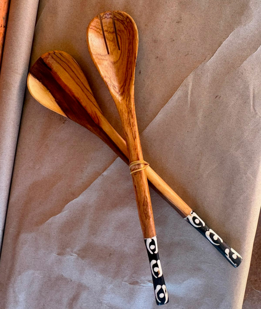 2 Wooden cooking spoons